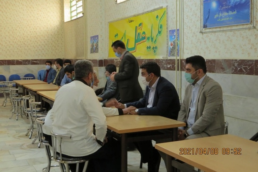 اعطای مرخصی به ۷ نفر از زندانیان در جریان بازدید مسئولان قضایی شهرستان سقز از زندان