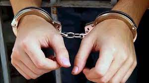 بازداشت کارمند متخلف علوم پزشکی فسا در پی توزیع و تزریق غیر قانونی دارو‌های کرونا