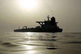رئیس کل دادگستری استان هرمزگان از توقیف یک فروند کشتی خارجی حامل ۵۵۰ هزار لیتر سوخت قاچاق در آب‌های خلیج‌فارس خبر داد