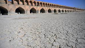 رئیس کل دادگستری اصفهان دستور آزادسازی کامل و سریع حریم و بستر زاینده رود را صادر کرد