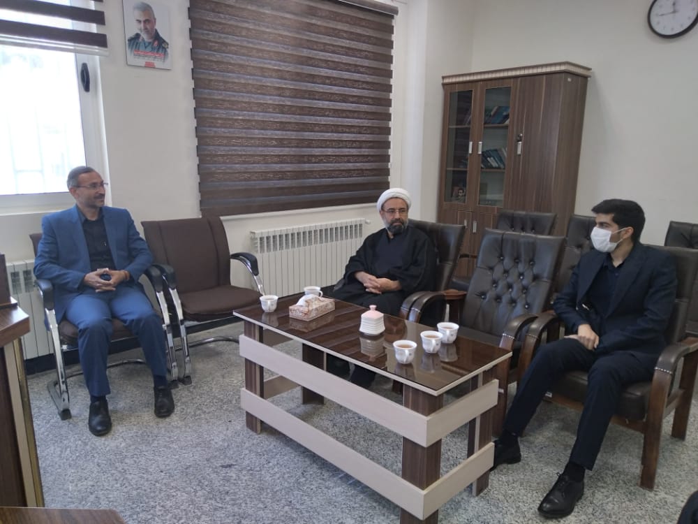 رئیس کل دادگستری استان سمنان از حوزه‌های قضایی میامی و بیارجمند بازدید کرد