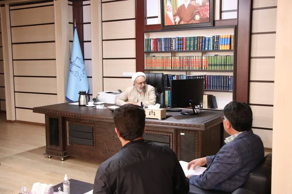 رئیس کل دادگستری زنجان به مشکلات قضایی ۵۸ نفر از مراجعان رسیدگی کرد