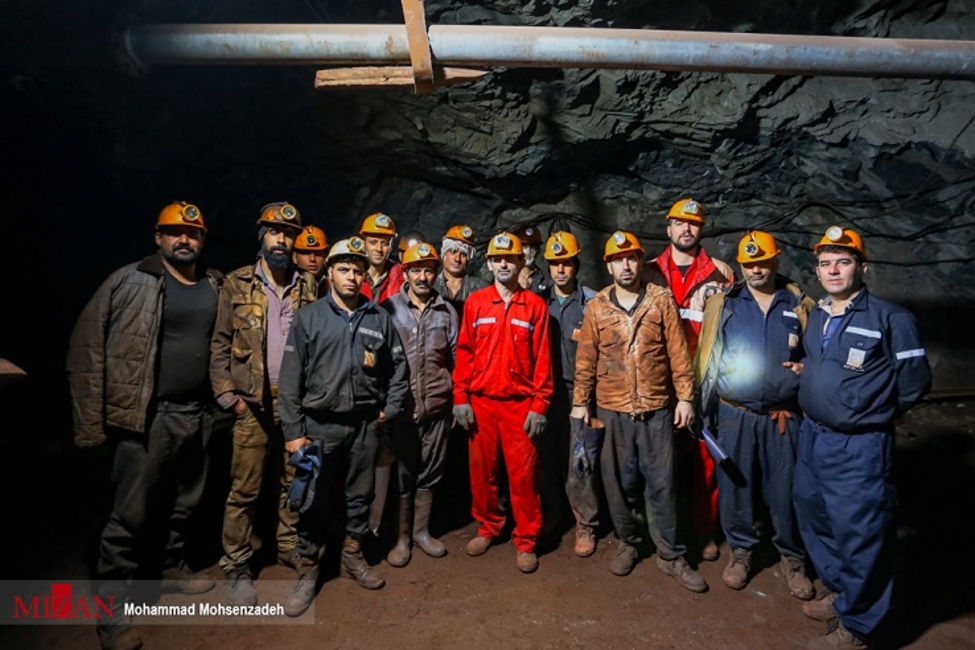 رسیدگی به مشکلات کارگران معدن زغالسنگ همکار راور در عمق ۲۰۰ متری زمین