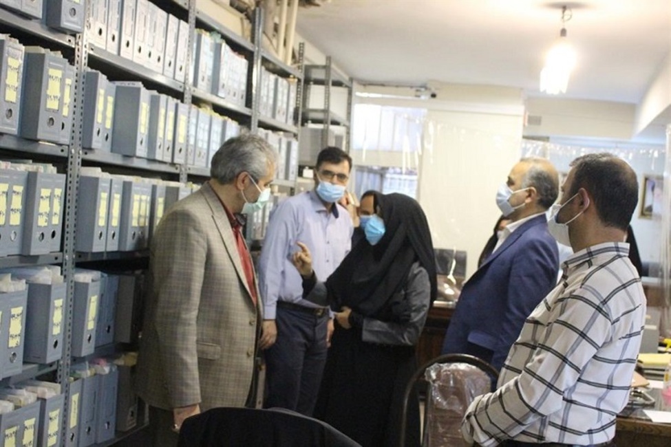 بازدید از پیش اعلام نشده رئیس کل محاکم تهران از مجتمع قضایی شهید مدنی