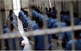 دیدار دادستان آبادان با زندانیان با هدف رفع مشکلات قضایی