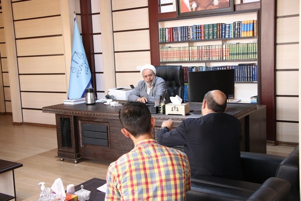 رئیس کل دادگستری زنجان درملاقات مردمی به مشکلات ۴۷ نفر رسیدگی کرد