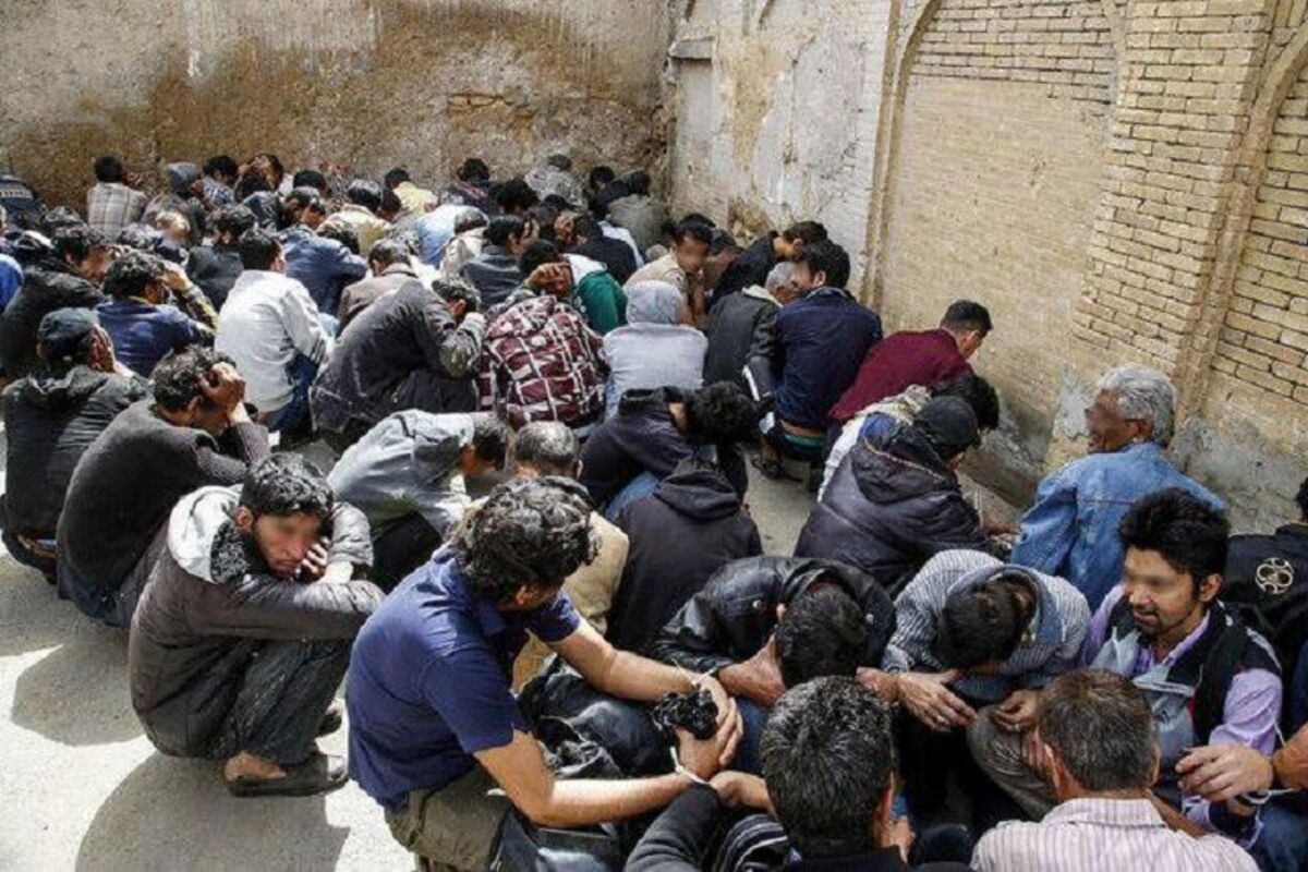 عملیات جمع آوری معتادان متجاهر با دستور قضایی در زرند کرمان اجرایی شد