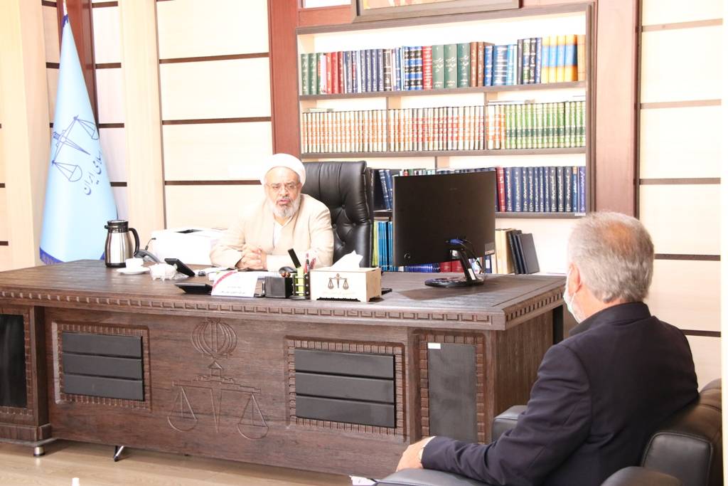 رئیس کل دادگستری زنجان به درخواست ۵۵ نفر از مراجعان در ملاقات مردمی رسیدگی کرد