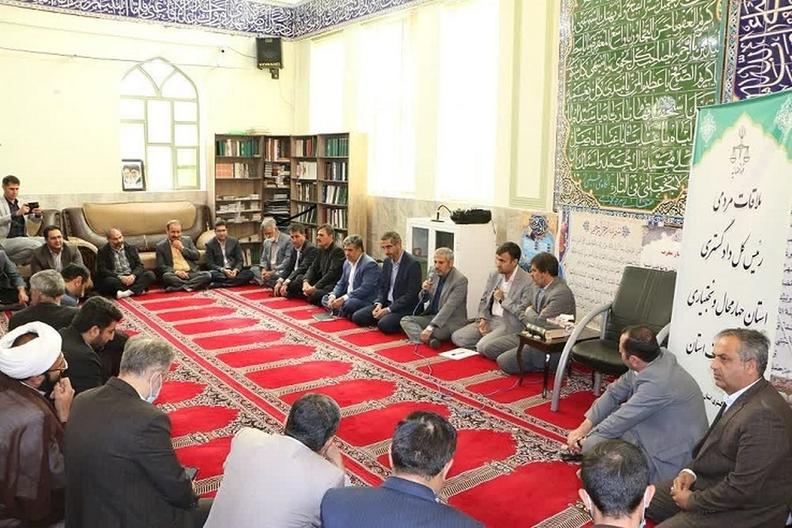 دیدار مردمی رئیس کل دادگستری چهارمحال و بختیاری در مسجد امام رضا (ع) برگزار شد