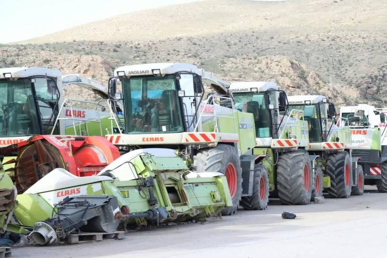 تعیین تکلیف ۱۳۹ دستگاه ماشین آلات سنگین معدنی و کشاورزی متروک در گمرک بازرگان با ورود دادگستری استان آذربایجان غربی
