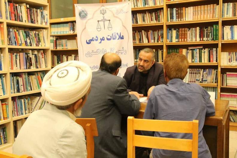 میز خدمت مسئولان قضایی دادگستری استان گلستان در مسجد گلشن گرگان برگزار شد